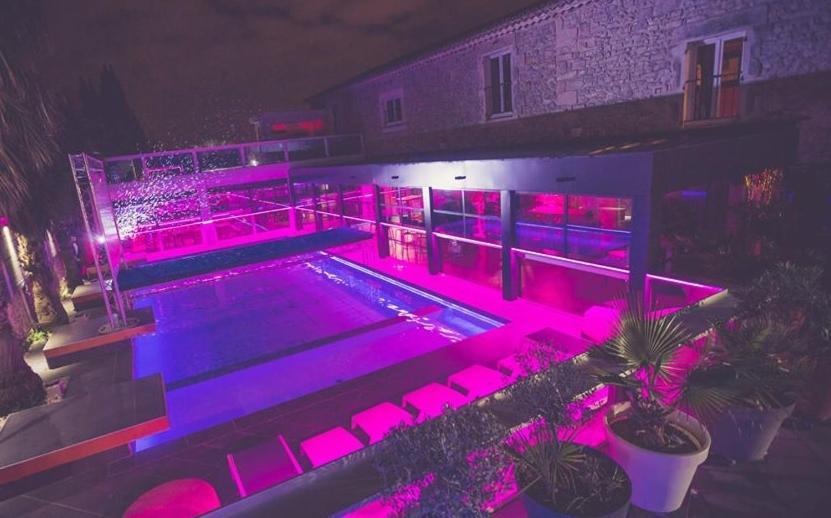 Mas La Farelle Gite, Fitness & Salle De Jeux Gratuite & Spa En Supplement Ним Екстериор снимка
